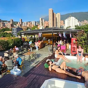 Viajero 2*, Medellín Colombia